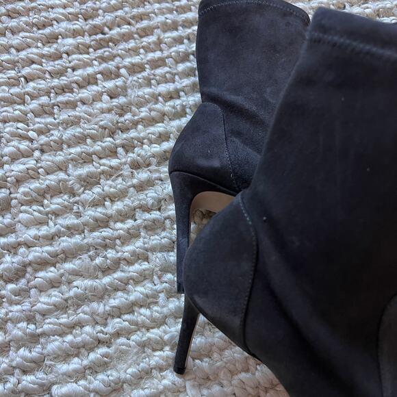 Stuart Weitzman 85 stretch bootie Brown Suede Sz 7.5B - Picture 3 of 7